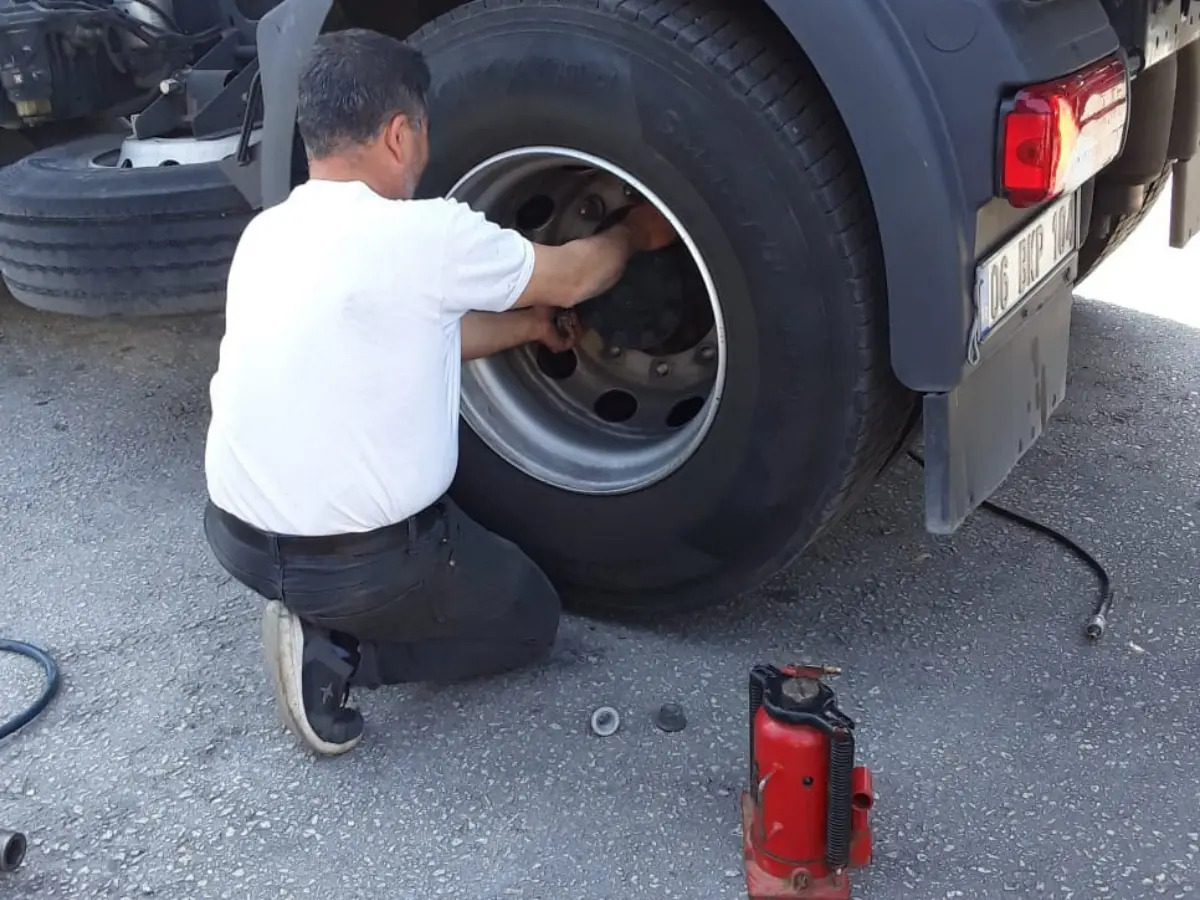 Yunusemre Oto Lastikçi